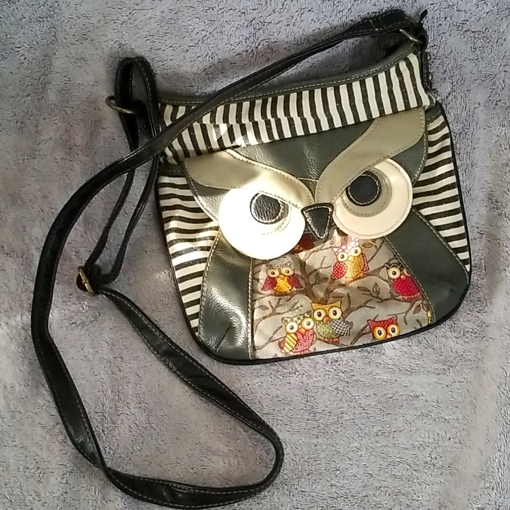 Adjustable strap shoulder/crossbody bag